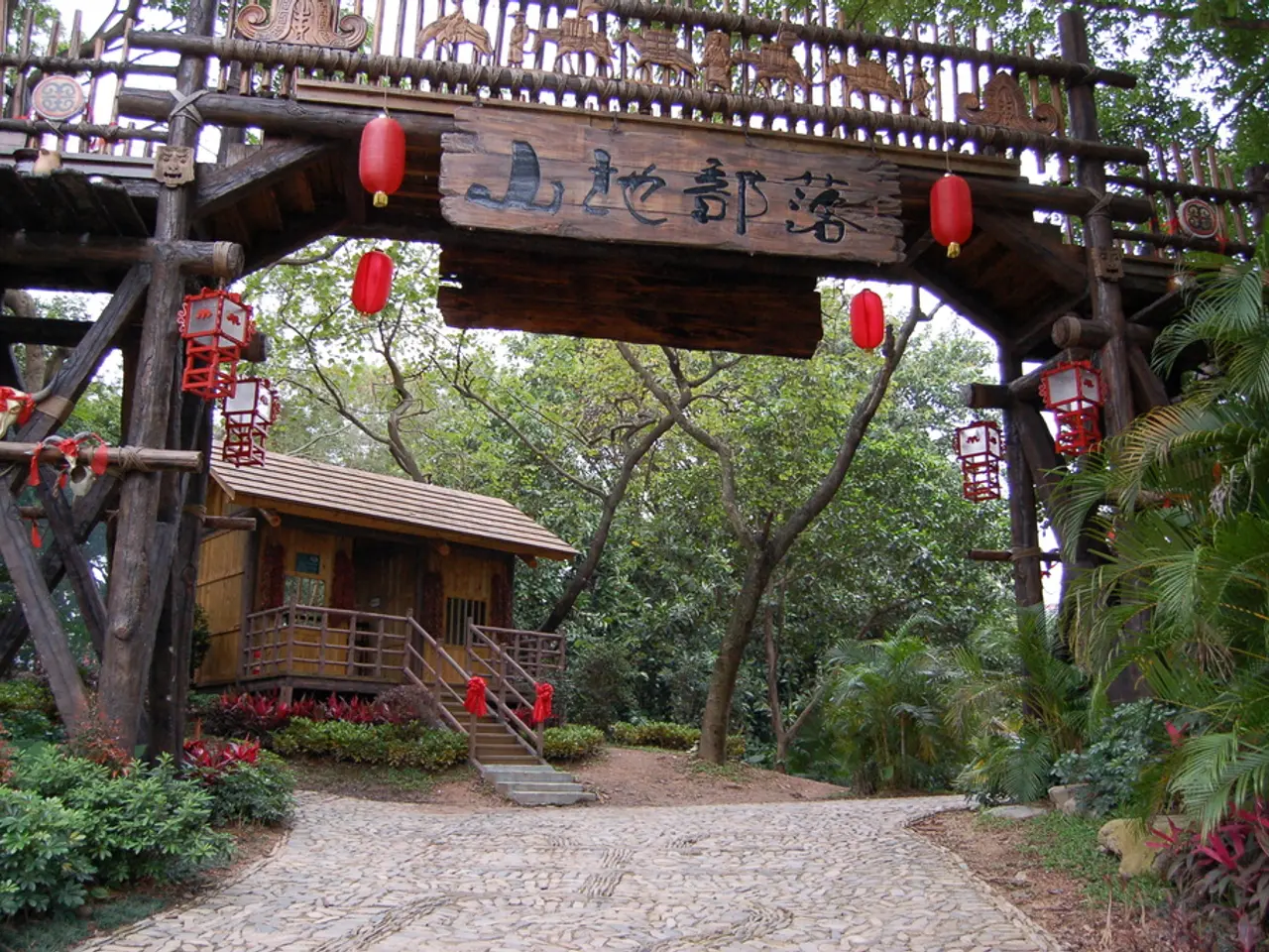 Spice Up Your Winter Indoors with these 8 Spectacular Red Amaryllis Varieties for Elevated Seasonal...