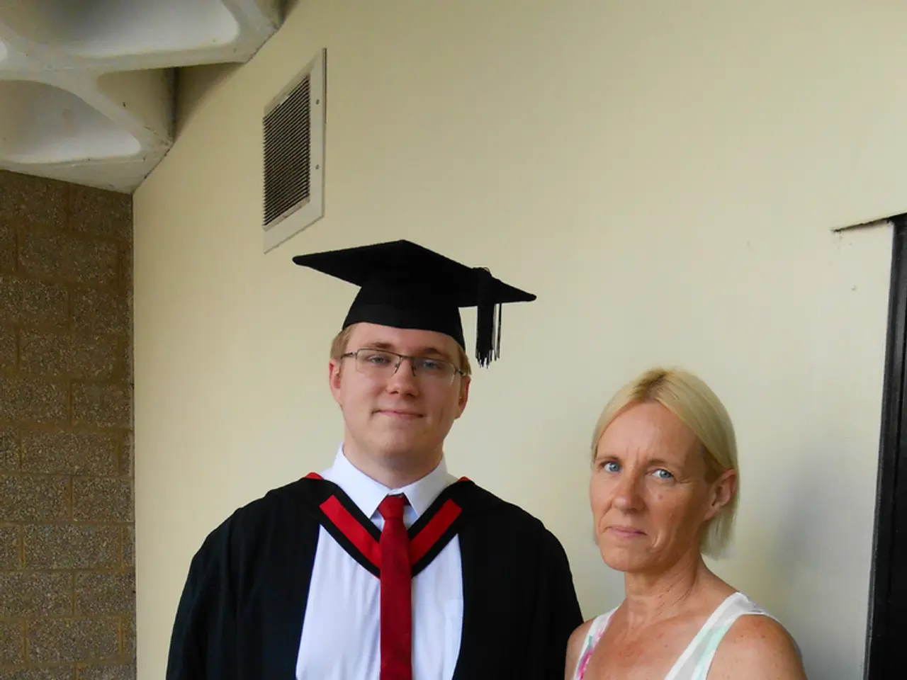 RedecoratingStrategies: Embrace the Latest Trend - 'Color Capping'; This...