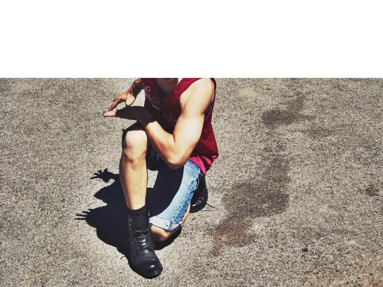 What might lead to discomfort in the knee when legs are bent?