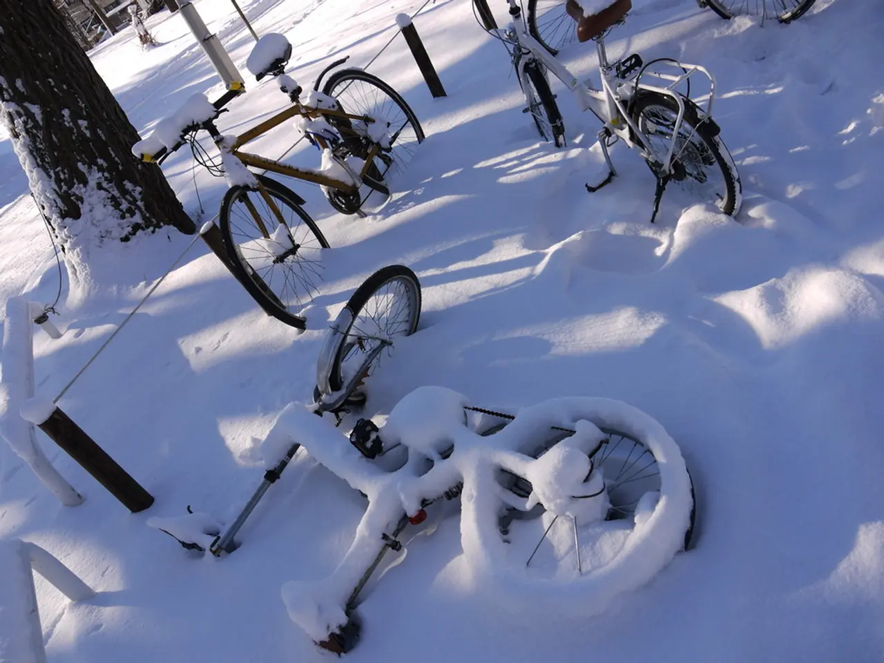 Winter maintenance duties on Dusseldorf's roads, cycle paths, and sidewalks have been transferred...