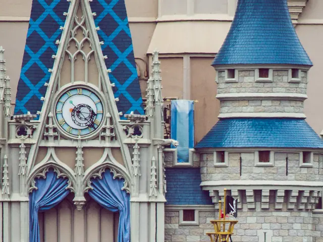 Artist revitalizes dilapidated wooden residence, turning it into a breathtaking oceanfront abode