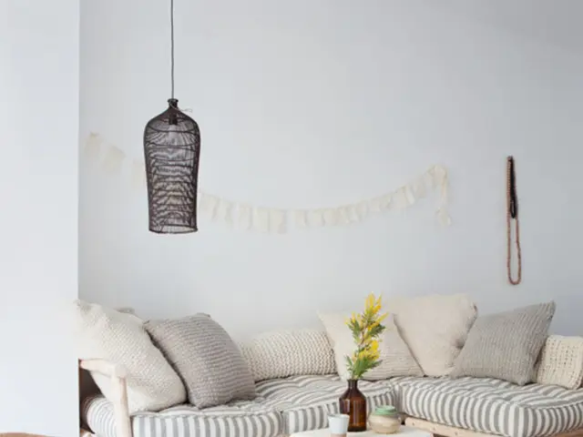 Transforming Your Cozy Haven: 6 Methods to Design a Lush Reading Retreat