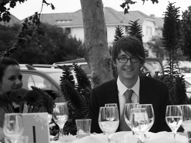 Improve your house visiting etiquette with helpful advice from Life Kit.