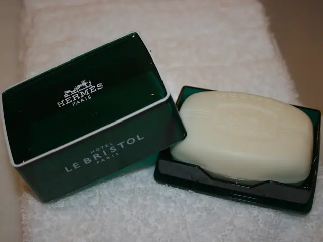 Cleaning Lampshades: A Comprehensive Guide - From Delicate Fabrics to Solid Glass, Here Are Some...